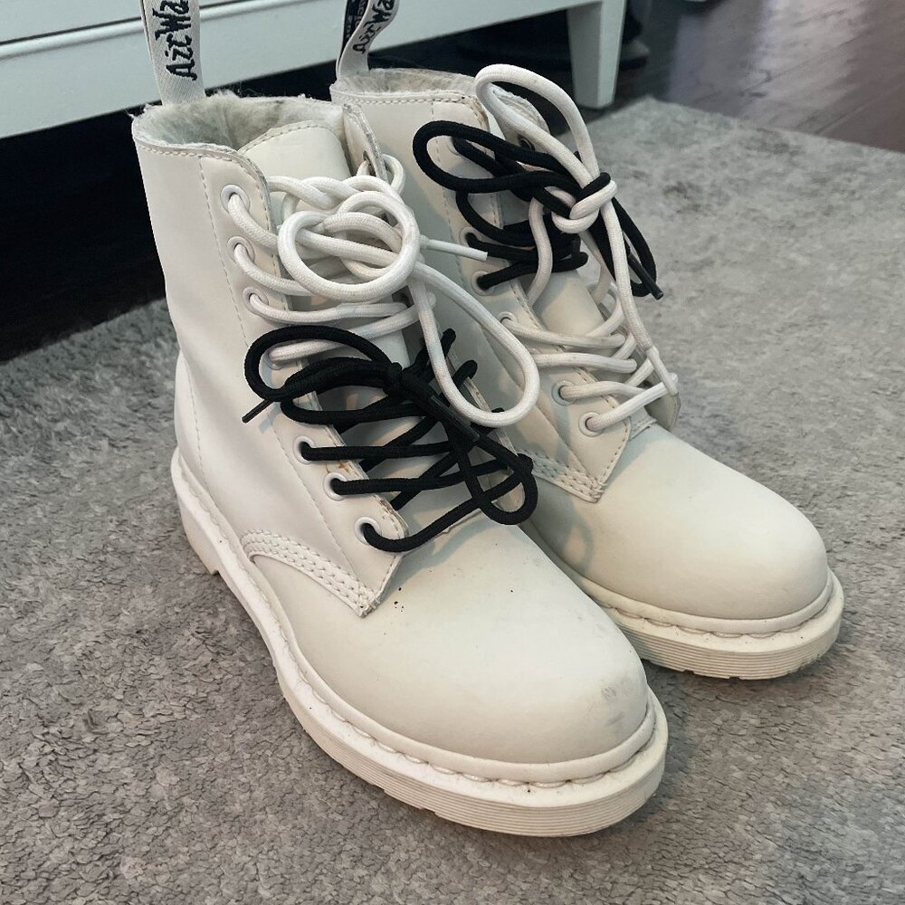 Doc Martens Size 6 Lace up combat boots